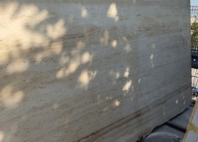 Поступление белого травертина 